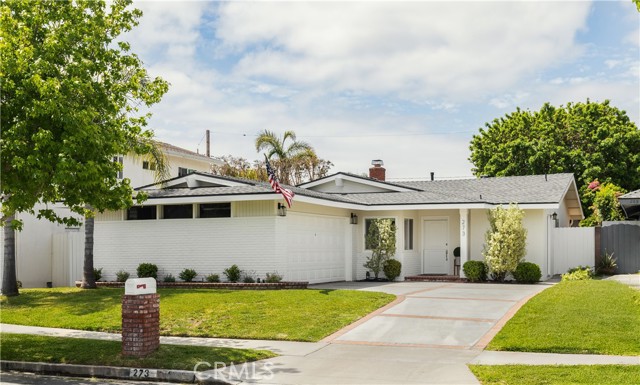 273 Albert Place, Costa Mesa CA: https://media.crmls.org/medias/89b94853-9e40-4fed-b310-3a52235be400.jpg