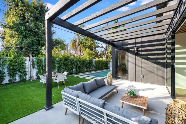 Detail Gallery Image 27 of 55 For 5323 Allott Ave, Sherman Oaks,  CA 91401 - 4 Beds | 4/1 Baths
