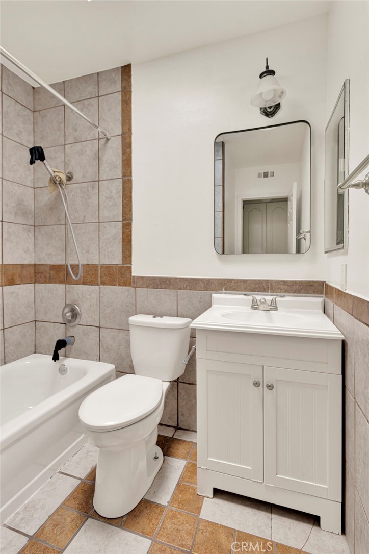 https://media.crmls.org/medias/89baa8a3-b87d-4d60-80a7-b8464aacb7ca.jpg?preset=X-Large