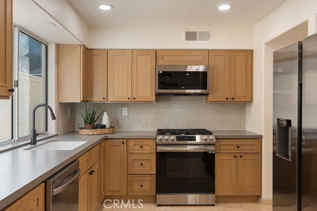 Detail Gallery Image 12 of 58 For 1222 S Silver Star Way, Anaheim Hills,  CA 92808 - 5 Beds | 3/1 Baths