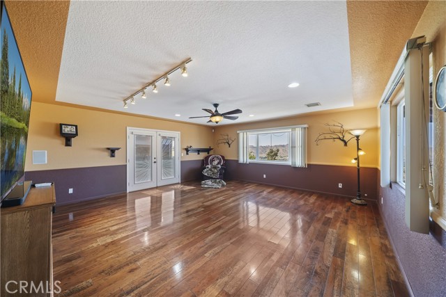 55578 Free Gold Drive, Yucca Valley CA: https://media.crmls.org/medias/89bb7730-c0a0-43fa-a914-ded3282b1007.jpg