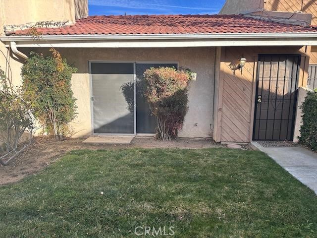 Detail Gallery Image 2 of 22 For 16465 Green Tree, Victorville,  CA 92395 - 2 Beds | 2 Baths