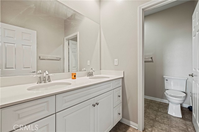 20556 Suzie Lane, Saugus CA: https://media.crmls.org/medias/89bc23c2-db2c-471a-bedb-d490baed6a51.jpg