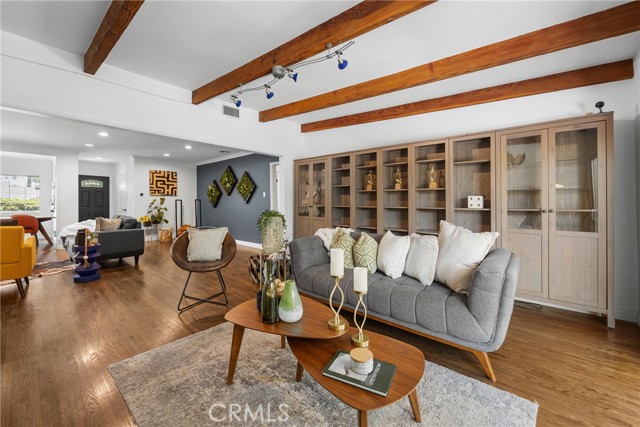 5834 Costello Avenue, Van Nuys CA: https://media.crmls.org/medias/89bce73a-a40b-4f60-8f09-5fef9249510c.jpg