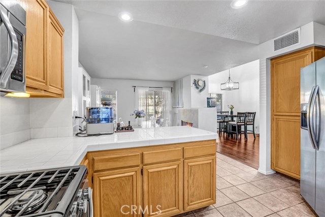 Detail Gallery Image 14 of 28 For 1744 Empty Saddle, Simi Valley,  CA 93063 - 3 Beds | 2/1 Baths