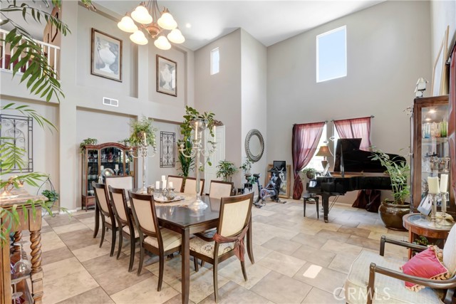 Detail Gallery Image 5 of 36 For 34440 Fawn Ridge Pl, Yucaipa,  CA 92399 - 5 Beds | 3 Baths