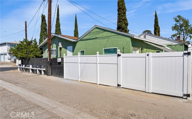 Detail Gallery Image 31 of 39 For 6153 Clybourn Ave, North Hollywood,  CA 91606 - 6 Beds | 4 Baths