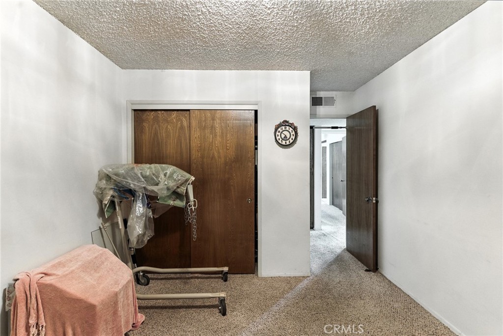 https://media.crmls.org/medias/89bd8c6b-b0ad-4116-92c4-81c212d83424.jpg?preset=X-Large