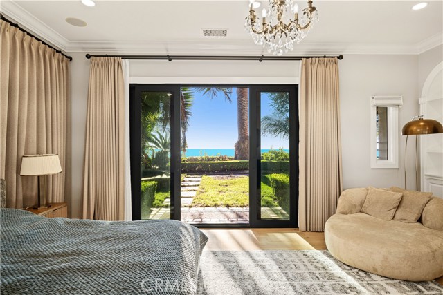 24 Scenic Bluff, Newport Coast CA: https://media.crmls.org/medias/89be1ff9-efc0-4b09-b7e8-f41e1e42286f.jpg