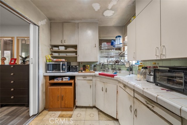 11744 Welby Way, North Hollywood CA: https://media.crmls.org/medias/89be6e57-9261-4712-b650-cc20f75a64ed.jpg