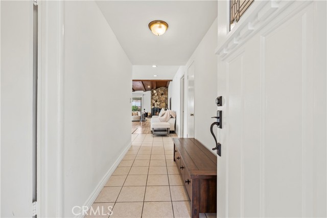 17955 Archwood Street, Reseda CA: https://media.crmls.org/medias/89be920a-bea8-4c5a-ac43-25377c410e01.jpg