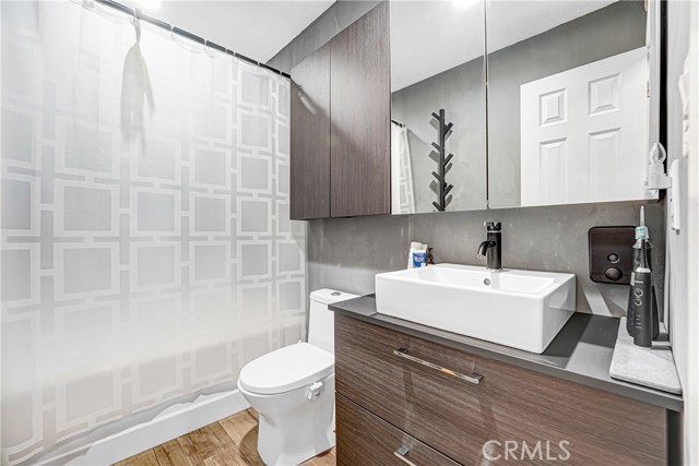 Detail Gallery Image 16 of 25 For 326 E Valencia #C,  Burbank,  CA 91502 - 2 Beds | 2/1 Baths