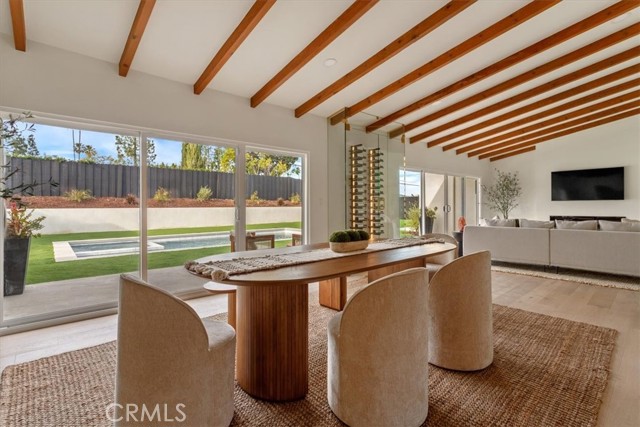 Detail Gallery Image 15 of 52 For 23755 Clarendon, Woodland Hills,  CA 91367 - 4 Beds | 3 Baths