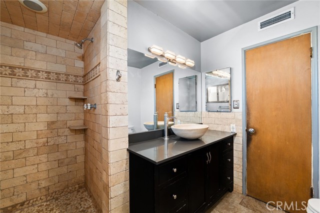 Detail Gallery Image 19 of 46 For 3024 Pine, Riverside,  CA 92501 - 3 Beds | 2 Baths