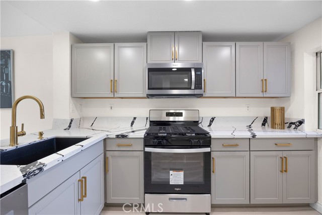 Detail Gallery Image 9 of 28 For 2407 Galisteo St, Corona,  CA 92882 - 3 Beds | 2/1 Baths