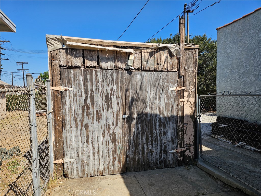 https://media.crmls.org/medias/89c0cebd-37fb-4164-9cba-758162b69936.jpg?preset=X-Large