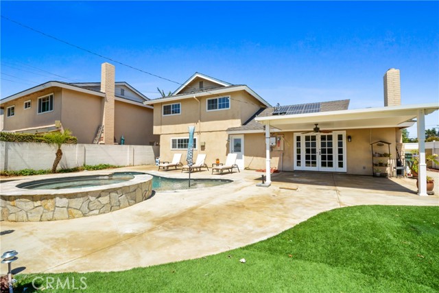 16091 Gold Circle, Huntington Beach CA: https://media.crmls.org/medias/89c15025-020a-4a4b-aeef-dfae947d5a44.jpg