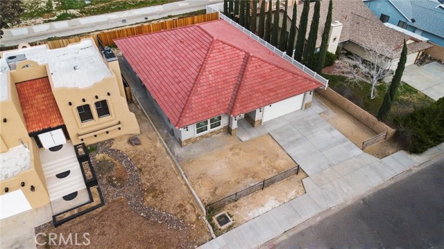 Detail Gallery Image 3 of 35 For 15688 Kingswood, Victorville,  CA 92392 - 4 Beds | 3 Baths