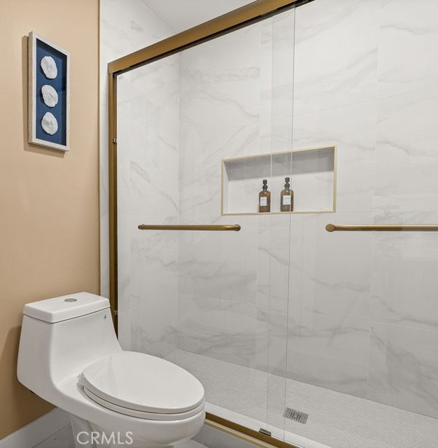 Detail Gallery Image 11 of 22 For 3929 W W. 119th Pl, Hawthorne,  CA 90250 - 3 Beds | 2 Baths