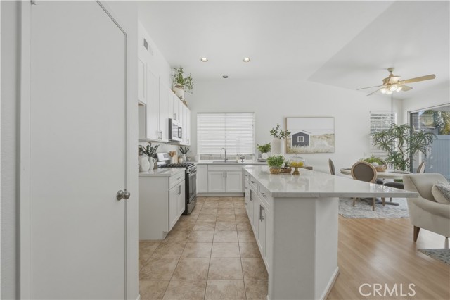 Detail Gallery Image 6 of 28 For 31687 via San Carlos, Temecula,  CA 92592 - 3 Beds | 2 Baths