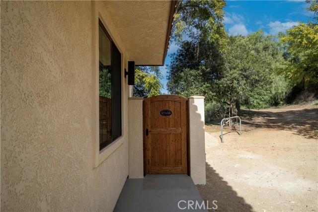 Detail Gallery Image 3 of 21 For 37420 Leta, Calimesa,  CA 92320 - 2 Beds | 2 Baths