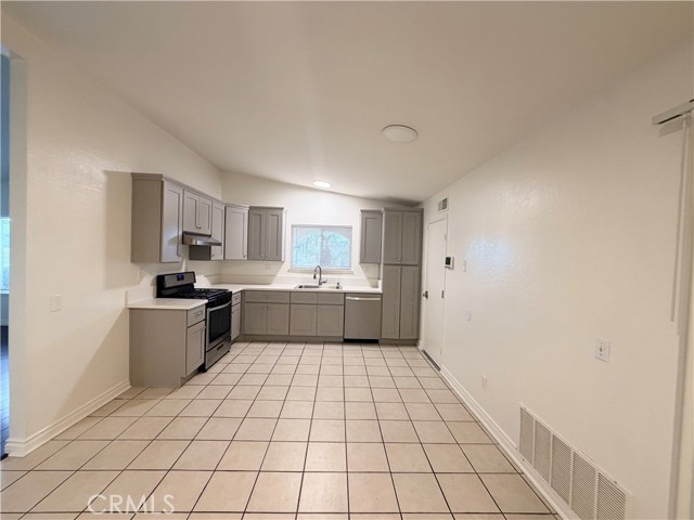 Detail Gallery Image 7 of 23 For 9668 Hemlock Street, Rancho Cucamonga,  CA 91730 - 3 Beds | 2 Baths