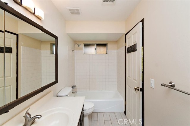 Detail Gallery Image 23 of 27 For 26432 Lake Forest Dr, Twin Peaks,  CA 92391 - 3 Beds | 2/1 Baths
