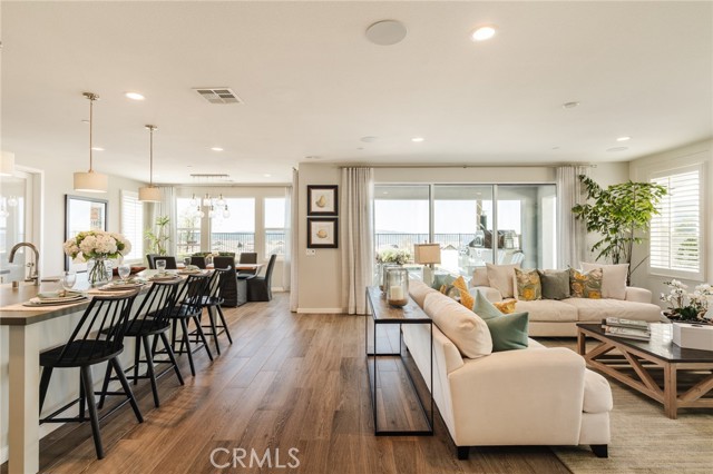 Detail Gallery Image 8 of 75 For 18108 Esker Ln, Canyon Country,  CA 91350 - 5 Beds | 3 Baths