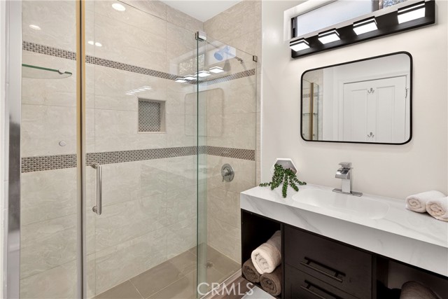 Detail Gallery Image 22 of 30 For 11814 Hesby St, Valley Village,  CA 91606 - 4 Beds | 2 Baths