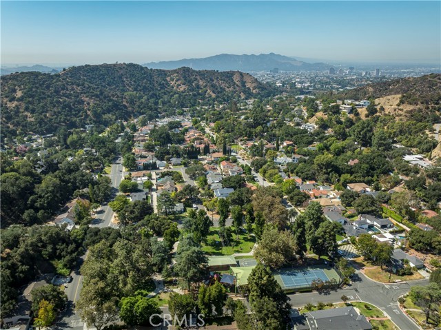 Detail Gallery Image 50 of 53 For 2516 E Glenoaks Bld, Glendale,  CA 91206 - 3 Beds | 2 Baths