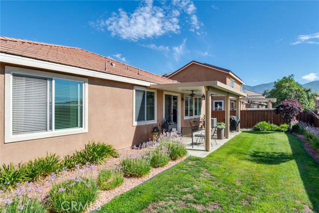 17973 Passionflower Lane, San Bernardino CA: https://media.crmls.org/medias/89c495ef-ff90-4e19-8e95-9dc9f1d1cda0.jpg
