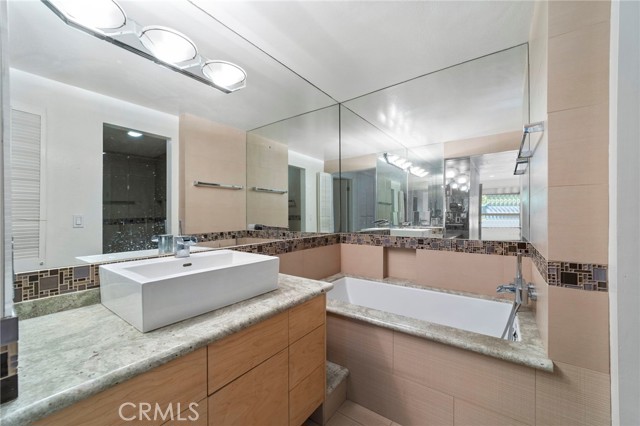 Detail Gallery Image 24 of 37 For 10650 Holman Ave #107,  Los Angeles,  CA 90024 - 2 Beds | 2 Baths