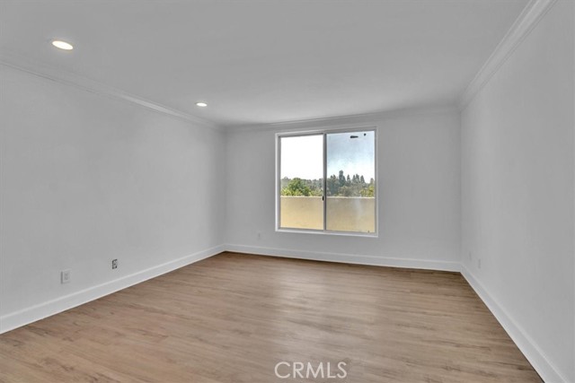 390 S Sepulveda Boulevard, Brentwood CA: https://media.crmls.org/medias/89c54b9a-e170-467b-9fc4-d5bb0534c7eb.jpg