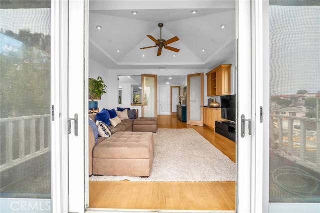 705 Juanita Avenue, Redondo Beach, California 90277, 5 Bedrooms Bedrooms, ,2 BathroomsBathrooms,Residential,Sold,Juanita,SB22157275