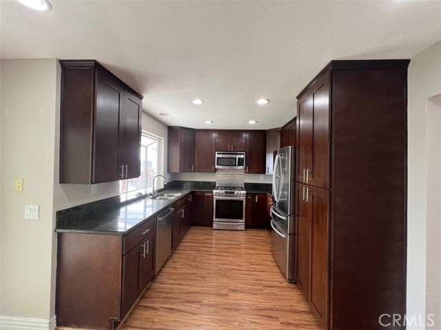 Detail Gallery Image 8 of 24 For 21301 Bristlecone, Mission Viejo,  CA 92692 - 5 Beds | 3/1 Baths