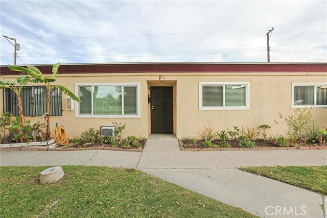 Detail Gallery Image 3 of 41 For 4109 W 5th #F2,  Santa Ana,  CA 92703 - 2 Beds | 2 Baths