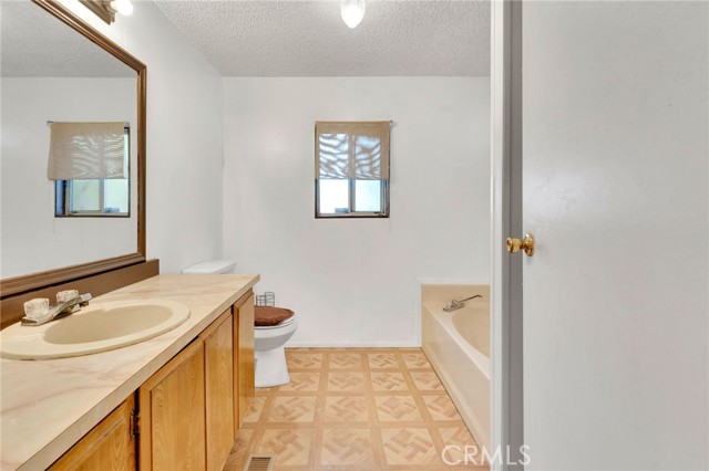 1401 W 9th Street, Pomona CA: https://media.crmls.org/medias/89c85bee-c592-4f55-9357-a3263143b710.jpg