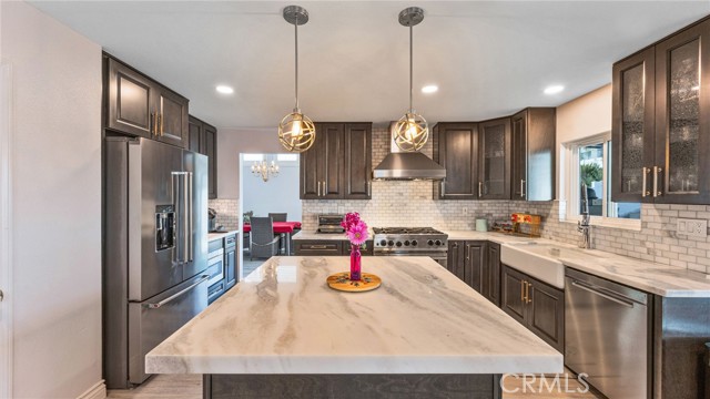 8377 Yarrow Lane, Riverside CA: https://media.crmls.org/medias/89c87c3b-2a6d-44af-b36f-2f73a3e6fcdb.jpg