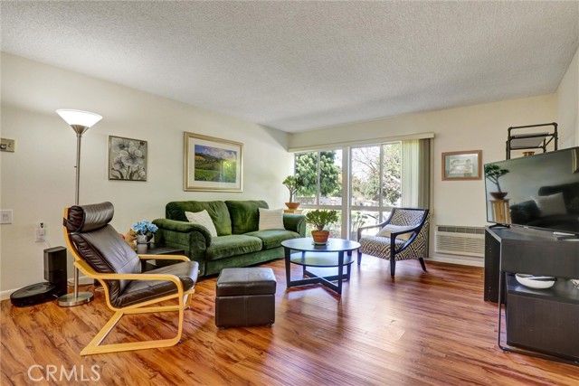 Detail Gallery Image 2 of 30 For 2276 2276 via Mariposa East #D,  Laguna Woods,  CA 92677 - 2 Beds | 1 Baths