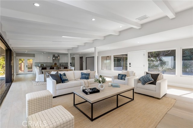 34 Deerhill Drive, Rolling Hills Estates, California 90274, 4 Bedrooms Bedrooms, ,3 BathroomsBathrooms,Residential,Sold,Deerhill,SB22242492