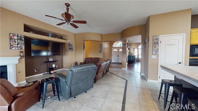 Detail Gallery Image 8 of 29 For 5010 Congressional St, Chowchilla,  CA 93610 - 3 Beds | 2/1 Baths