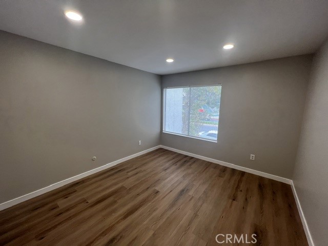 https://media.crmls.org/medias/89ca1d7d-5586-40e0-9480-ae6ef835c399.jpg?preset=X-Large