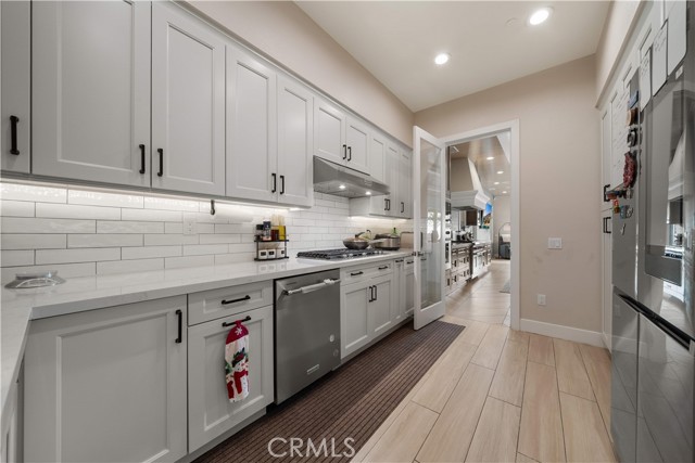 Detail Gallery Image 46 of 71 For 100 Boulder Pass, Irvine,  CA 92602 - 5 Beds | 5/1 Baths