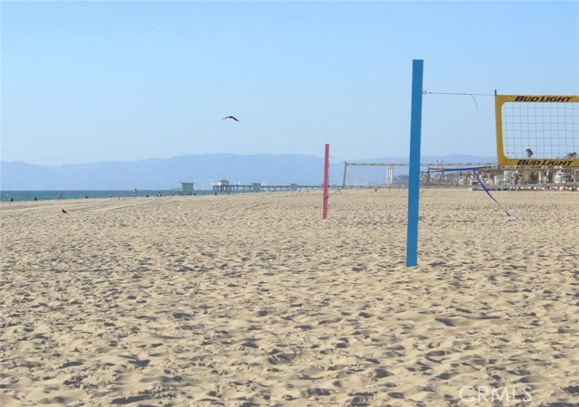 Detail Gallery Image 19 of 26 For 1614 the Strand, Hermosa Beach,  CA 90254 - 4 Beds | 4 Baths