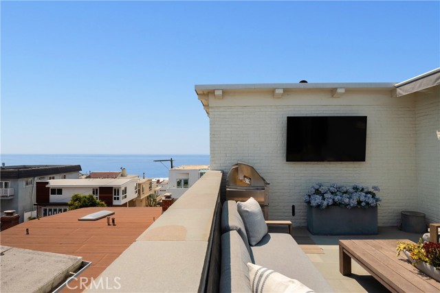 2617 Vista Drive, Manhattan Beach, California 90266, 4 Bedrooms Bedrooms, ,4 BathroomsBathrooms,Residential,Sold,Vista,SB21188068