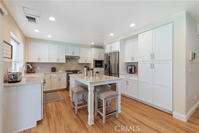 Detail Gallery Image 15 of 37 For 2290 Warwick Ave, Fresno,  CA 93720 - 4 Beds | 3 Baths