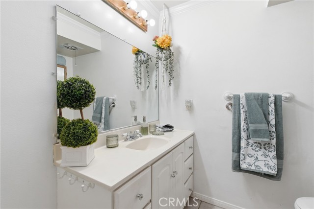 2 Bed Home for Sale in Newhall, California