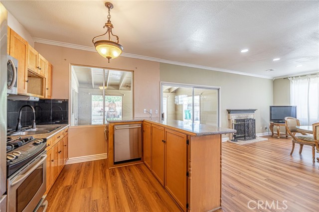 5808 Monterey Place, Palmdale CA: https://media.crmls.org/medias/89cdfee3-f89e-40b0-9784-f72020e28f48.jpg