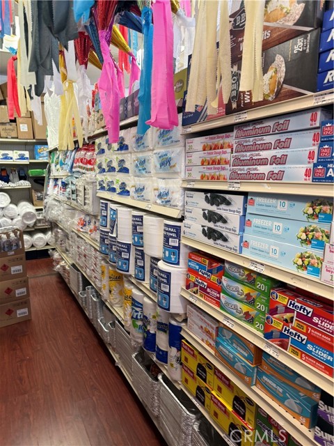 17480 Arrow Boulevard, Fontana CA: https://media.crmls.org/medias/89cebbaa-410b-4a10-aab5-15e4b99dc7e6.jpg
