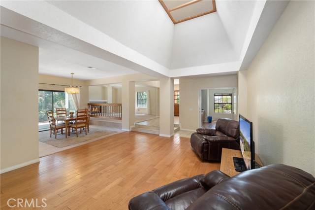 520 Woodland Hills Drive, Escondido CA: https://media.crmls.org/medias/89cf1c18-811d-4c04-8500-8fd6d0743572.jpg